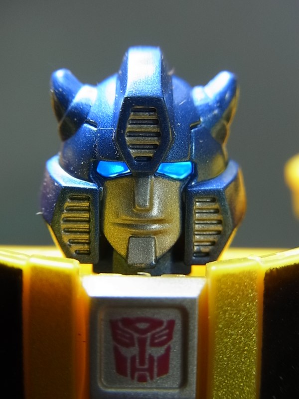 Transformers Generations TG 26 Bumblebee Goldbug Out Of Package Images Compare Takara And Hasbro Toys  (13 of 17)